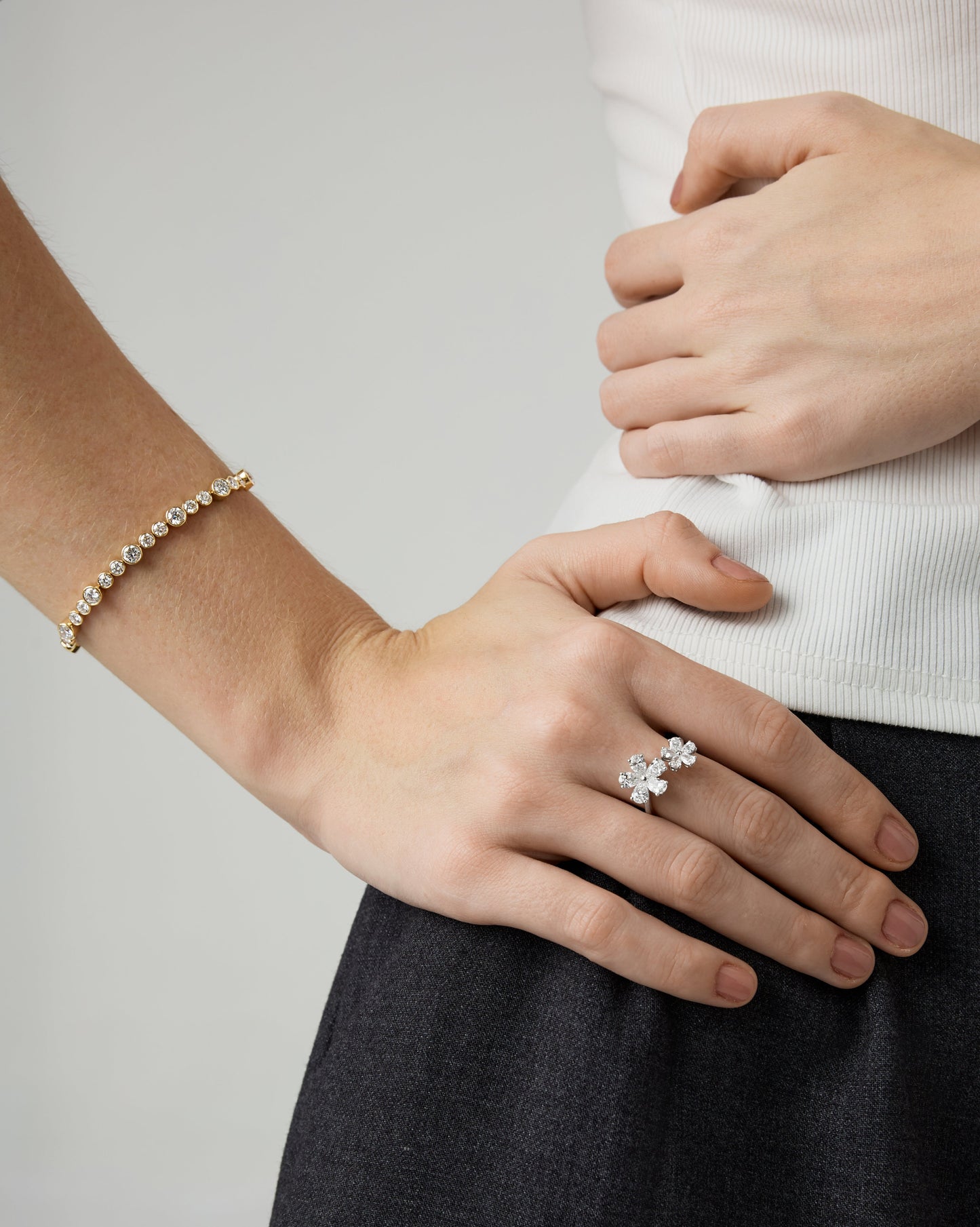 18k Gold Lab Grown Round Brilliant Diamond Bubble Alternating Bracelet